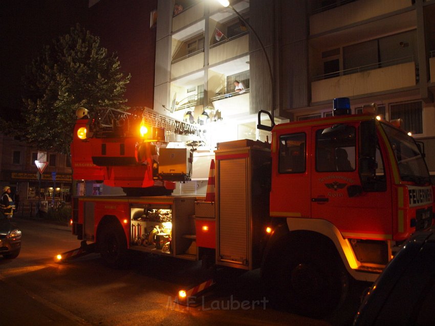 Feuer Koeln Muelheim Berlinerstr P12.JPG